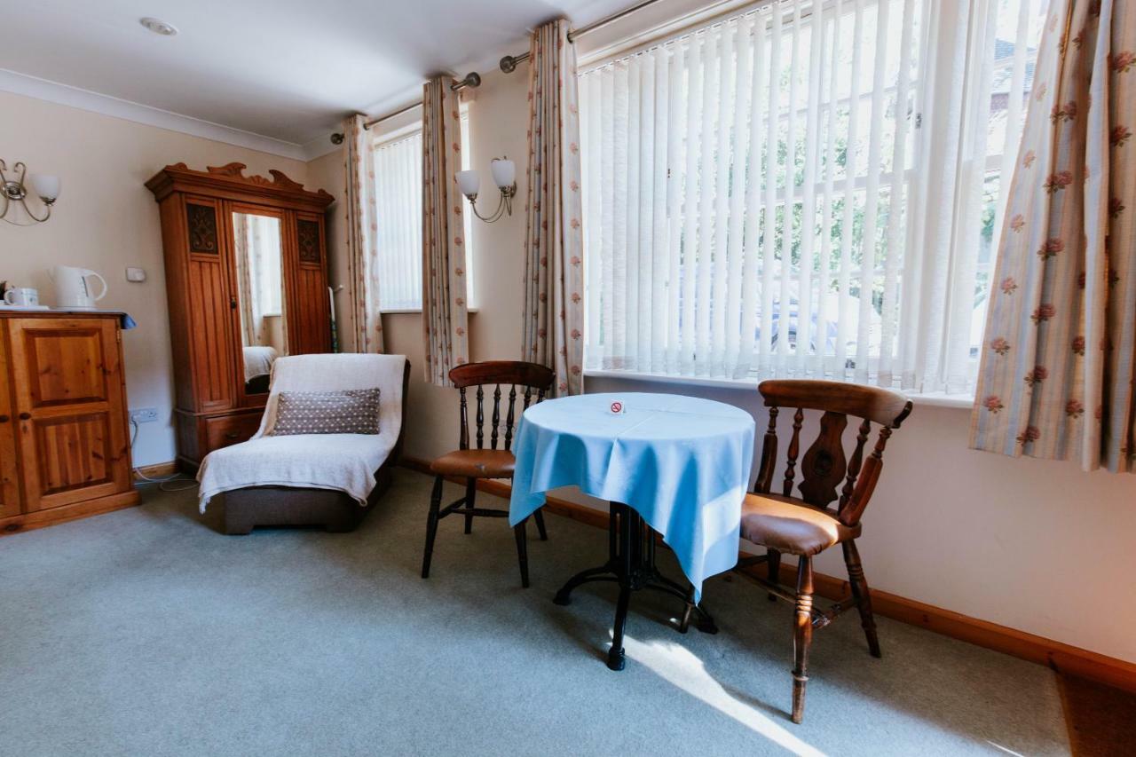 Bluebell House Hotel Windsor Bagian luar foto