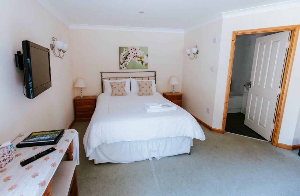 Bluebell House Hotel Windsor Bagian luar foto