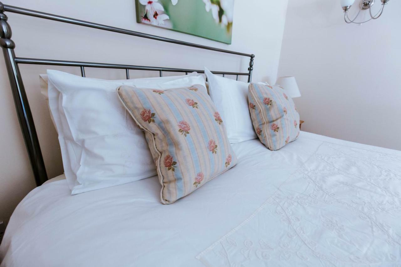 Bluebell House Hotel Windsor Bagian luar foto
